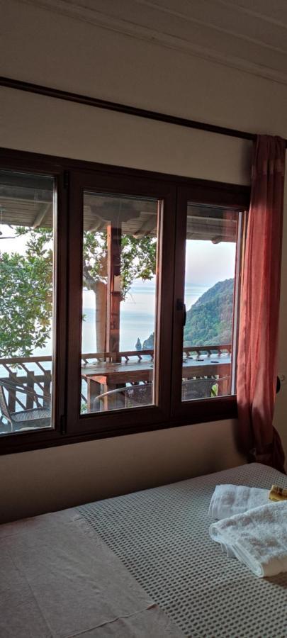 Balcony On The Rocks Villa Agioi Saranta Kültér fotó