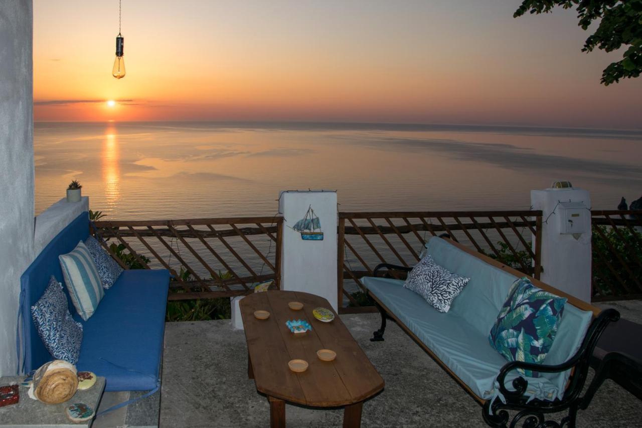 Balcony On The Rocks Villa Agioi Saranta Kültér fotó